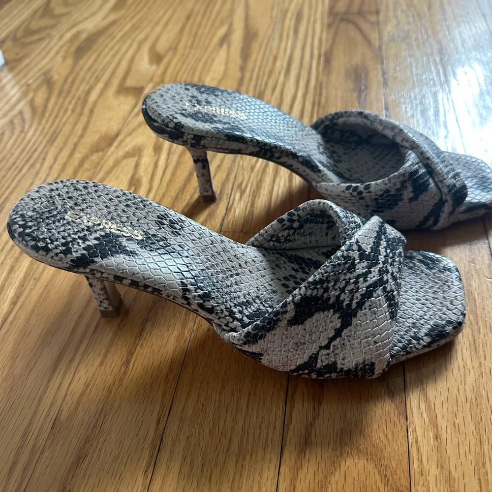 Ladies Express sandals worn once size 7